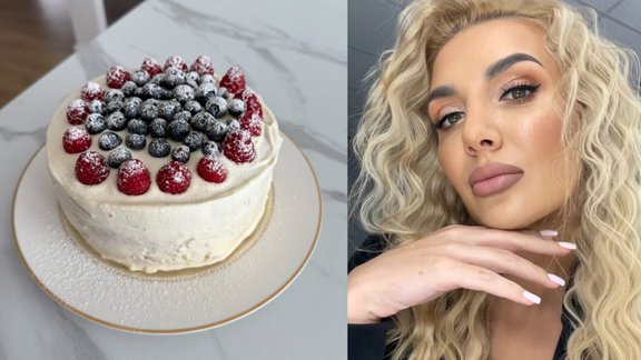 Garšos pat lielākajiem saldumu kritiķiem. Vienkāršā biskvīta kūka ar ogām 