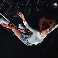 Foto: Rīgā sākušās 'Cirque du Soleil' pasakainās izrādes uz ledus – 'Crystal'