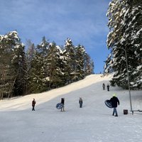 Video: Vizināšanās ar ragavām var būt bīstama, brīdina speciālisti