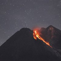 Indonēzijā divreiz izvirdis Merapi vulkāns