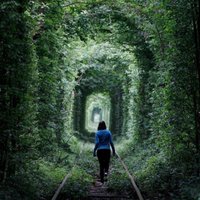 Video: Ukrainas Mīlas tuneļa neparastais stāsts