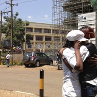 Бандиты еще удерживают заложников в торговом центре в Найроби; количество жертв выросло (+ФОТО)