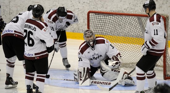 Latvijas hokeja izlase ar spēli pret Franciju noslēdz EIHC turnīru