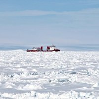Krievija nosūta karakuģus uz atjaunojamo karabāzi Arktikā