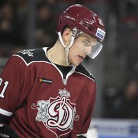 Rīgas 'Dinamo' vienojas ar virkni gados jaunāku Latvijas hokejistu