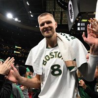 Porziņģim produktīvs sniegums pret savu bijušo klubu Ņujorkā, 'Celtics' turpina uzvaru sēriju