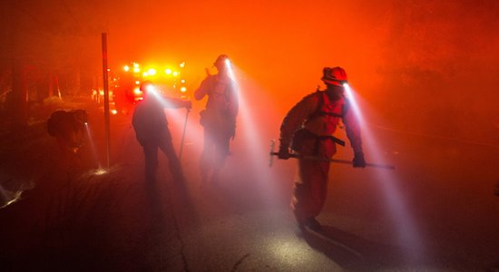 В США загорелся химический склад: в Финиксе взрывы и небывалый пожар