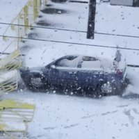 Video: Rīgas kārtībsargs neviļus automašīnai uzgāž barjeru