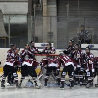 'Rīgas' hokejistiem zaudējums pēcspēles metienu sērijā