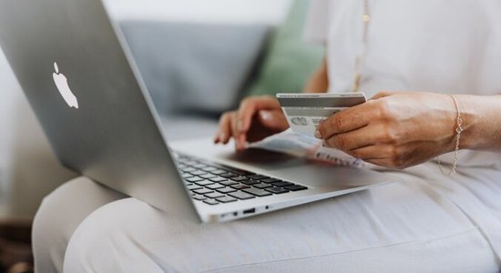 Самое популярное в странах Балтии время для совершения онлайн-покупок — сразу после работы