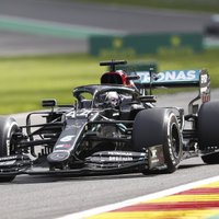 Hamiltons svin drošu uzvaru Beļģijas 'Grand Prix'
