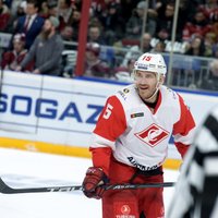Karsums kļūst par trešo Latvijas hokejistu Vācijas komandā 'Pinguine'