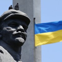 Украинa: у памятника Ленину украли голову