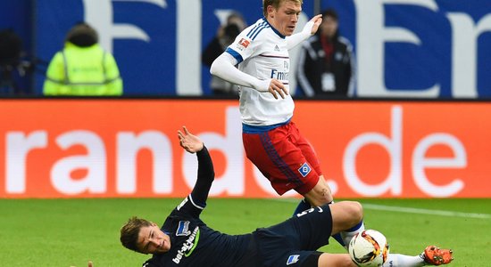 Rudņevs ar aktīvu spēli palīdz HSV bundeslīgas mačā pieveikt trešā vietā esošo 'Hertha'