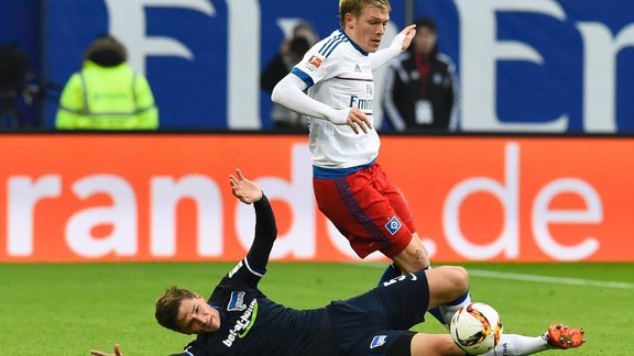 Rudņevs ar aktīvu spēli palīdz HSV bundeslīgas mačā pieveikt trešā vietā esošo 'Hertha' Rudņevs ar aktīvu spēli palīdz HSV bundeslīgas mačā pieveikt trešā vietā esošo 'Hertha'