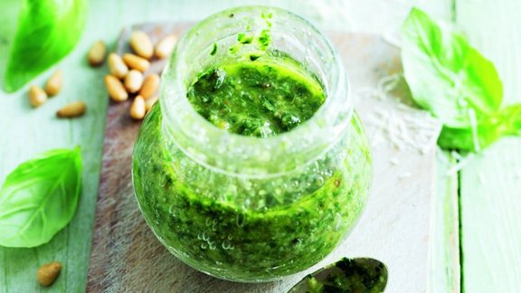 pesto mērce baziliks itāļu virtuve