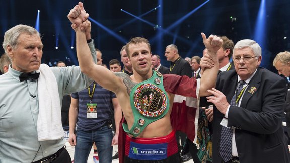 Briedis izcīna prestižo WBC čempiona jostu - 2