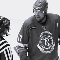 Pašnāvība hokeja karjeras dēļ – NHL un KHL kaušļa Saimona ģimene skaidri redz traģēdijas iemeslus