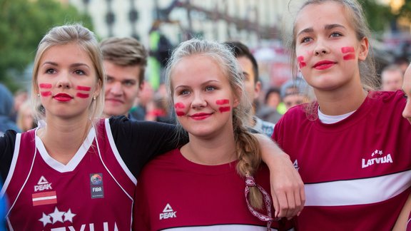 Latvijas basketbola izlases fanu zona pie Brivības pieminekļa - 165