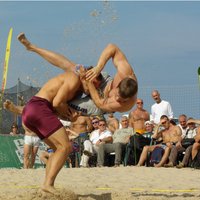 В Юрмале прошел чемпионат по пляжной борьбе