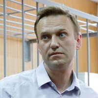 Навальный отсудил в ЕСПЧ у властей России 22 тысячи евро за домашний арест