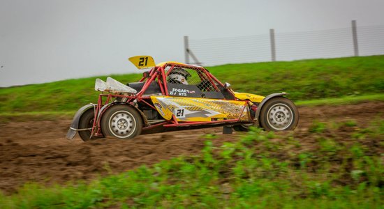 Latvijas autokrosa čempionāta sezonas vidusdaļu atzīmēs 80 autosportisti