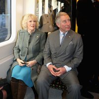 Принц Чарльз впервые за 33 года спустился в метро