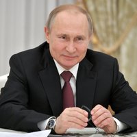 Krievijā rosina Putinu iecelt par mūža senatoru