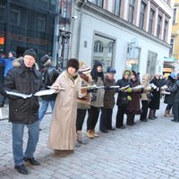 Завершилась акция "Цепочка друзей книг": в живую цепь выстроились 14 000 человек