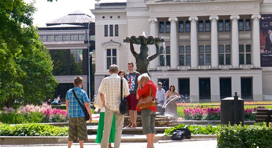 Šoruden Rīgas centrā atjaunos celiņus skvēros un vienu rotaļlaukumu