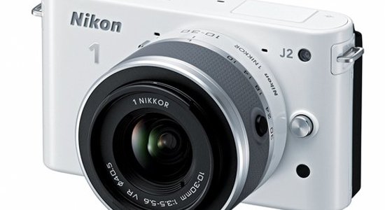 'Nikon' prezentējis 'J1' fotokameras pēcteci 'J2'