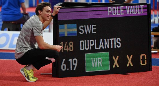 Duplantis Belgradā labo pasaules rekordu kārtslēkšanā