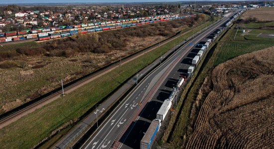 Польские дальнобойщики расширили протесты на границе Украины