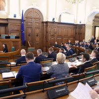 13. Saeima aizvada pirmo kārtējo sēdi; komisijām nodod virkni likumprojektu