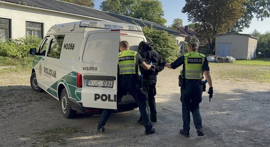 Широкомасштабная операция по задержанию нелегалов в Литве: иностранцы бежали из Латвии, ранены полицейские
