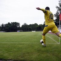 'Ventspils' futbolistiem panākums Jūrmalā; elektrības trūkuma dēļ pārtrauc 'Liepājas' un RFS spēli