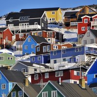 Foto: Disko sala jeb Kāpēc Grenlandē ir mājiņas visās varavīksnes krāsās