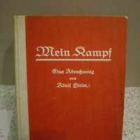 Впервые за 70 лет в Германии переиздадут "Майн Кампф"