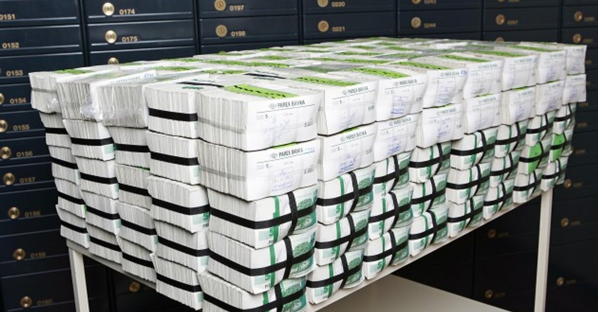 Миллиард евро в долларах. Поддон денег. Миллиард евро в долларах. Миллиард евро в долларах. Паллет денег 5000.