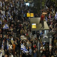 Pusgads kopš 'Hamās' uzbrukuma: Izraēlā notiek plaši protesti