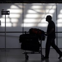 ASV Dallasas lidostā izcēlusies apšaude; ievainots vīrietis