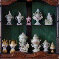 Rundāles pils muzejs izveidojis īpašu Adventes kalendāru ar porcelāna kolekcijas priekšmetiem