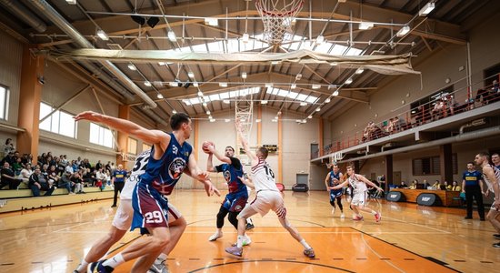 Laimīgi spēlētāji, priecīgi fani – Jelgava pat nekāro pievienoties Latvijas basketbola elitei