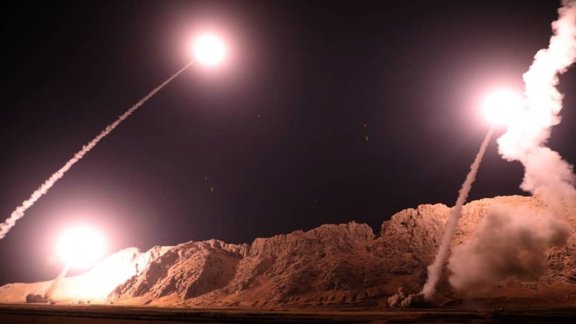 Irāna dod atbildes triecienu, tēmējot pa ASV militārajām bāzēm Katarā un Irākā (plkst.21.15)