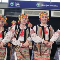 Foto: Dzelzceļa stacijā ar tradicionālo koncertu atklāts Baltijas baleta festivāls