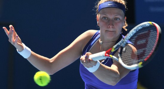 Kvitova ar grūtībām pārvar 'Australian Open' otro kārtu