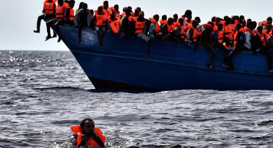 Vidusjūrā notikusi vērienīga migrantu glābšanas operācija – vienā dienā 6000 cilvēku