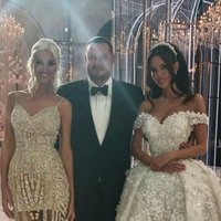Foto: Krievu oligarha un modeles satriecoši krāšņās kāzas