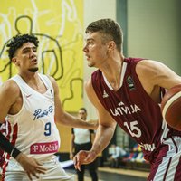 Latvijas U-19 basketbolisti pret Puertoriko zonu izlaiž uzvaru