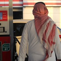 Glābjot ekonomiku, Saūda Arābija par 50% palielina degvielas cenu